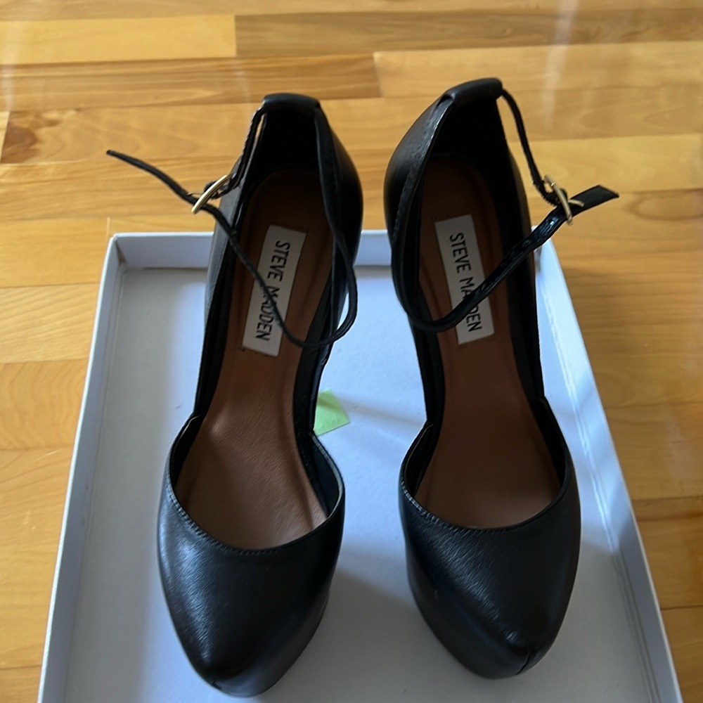 Steve Madden black heels